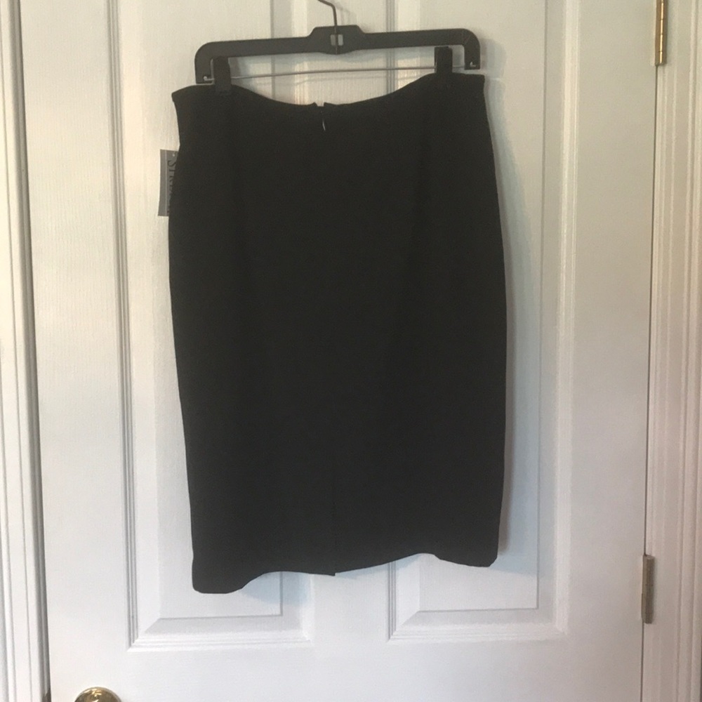 Skirt - Picture 3 of 5